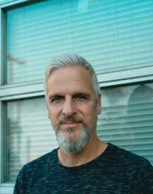 Portrait Holger Lindhardt